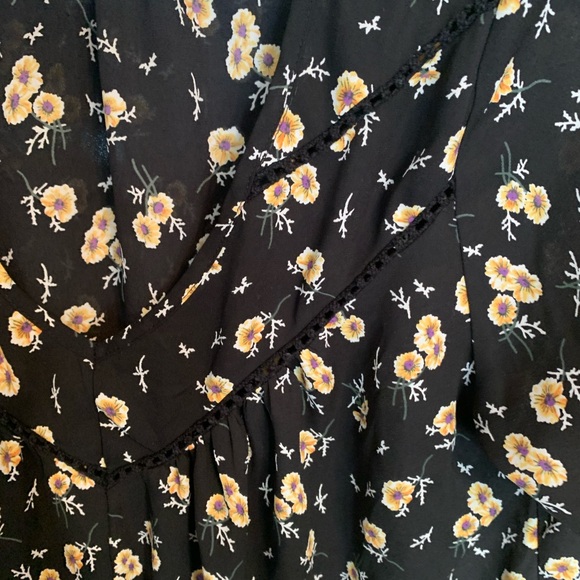 SIENNA SKY FLORAL TOP 21” PTP - Picture 3 of 4